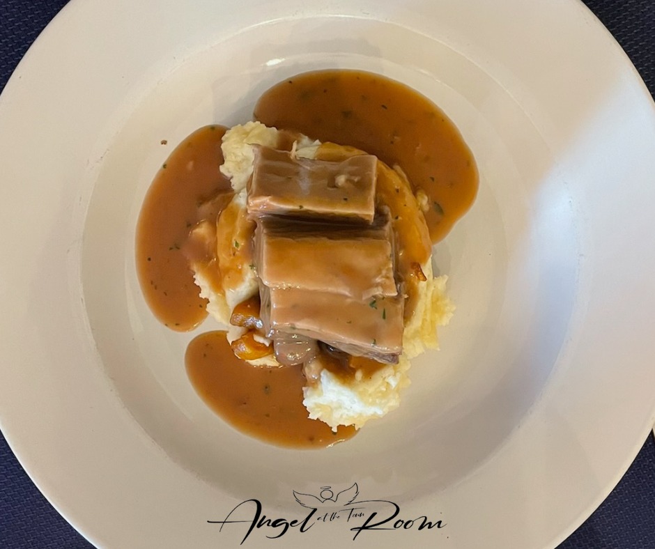 Short rib with mashed potatoes